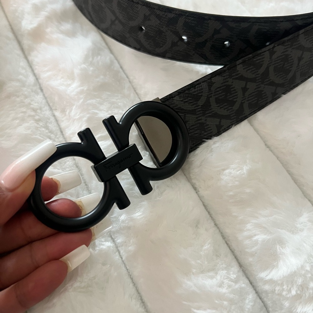 Like NEW Salvatore Ferragamo reversible or Black Patterned Belt